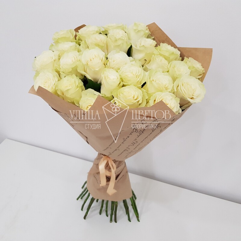 Белые розы "Мондиаль"