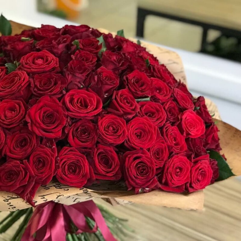 Букет из 101 российской розы